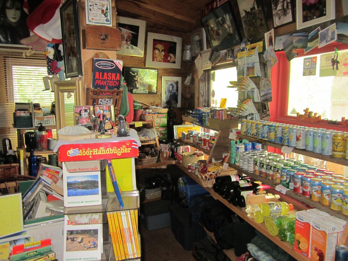 Dawson City River Hostel Extérieur photo