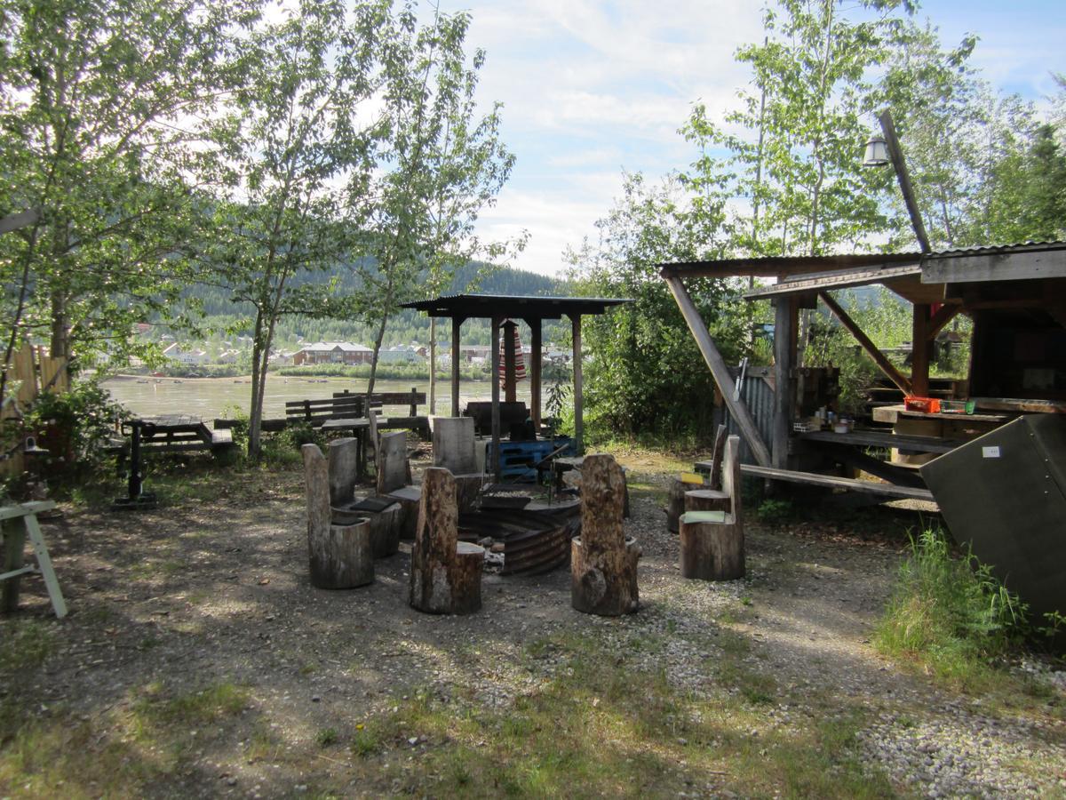 Dawson City River Hostel Extérieur photo