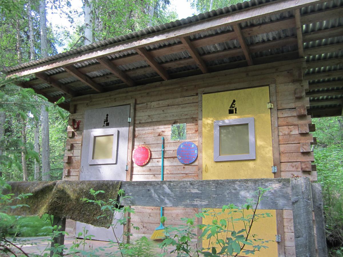 Dawson City River Hostel Extérieur photo